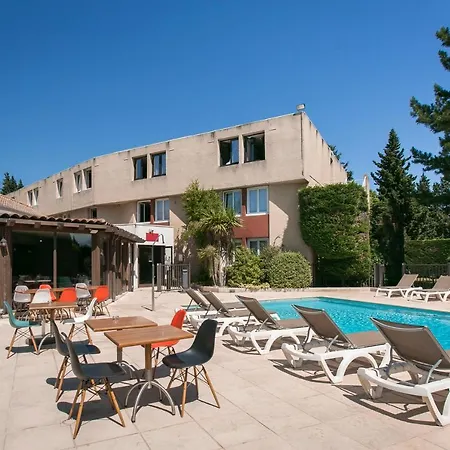 Ibis Sud 3*