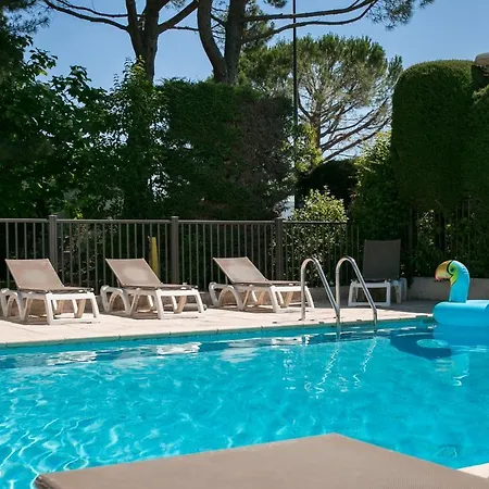 Ibis Sud Avignon