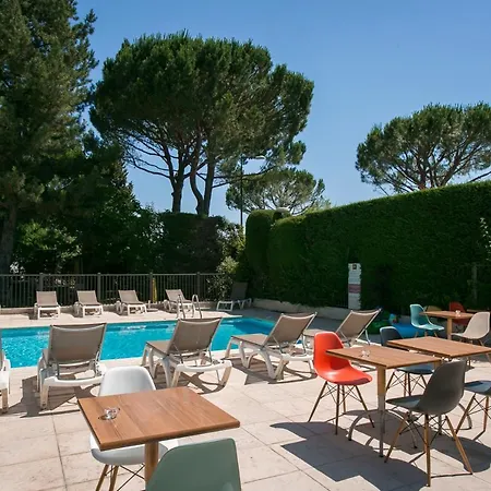 Ibis Sud 3* Avignon