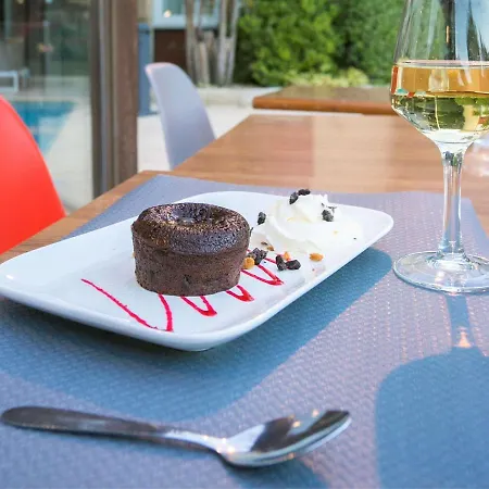 Ibis Sud 3* Avignon